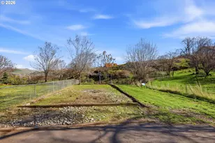 1829 E 8th St, The Dalles, OR 97058 - Photo 42