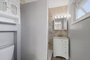 1829 E 8th St, The Dalles, OR 97058 - Photo 14