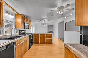 4882 NE Lancaster Dr, Salem, OR 97305 - Photo 18