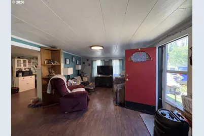 844 NE Johnson St, Myrtle Creek, OR 97457 - Photo 2