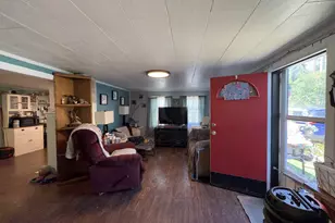 844 NE Johnson St, Myrtle Creek, OR 97457 - Photo 2