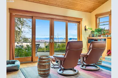 409 2nd St, Astoria, OR 97103 - Photo 4