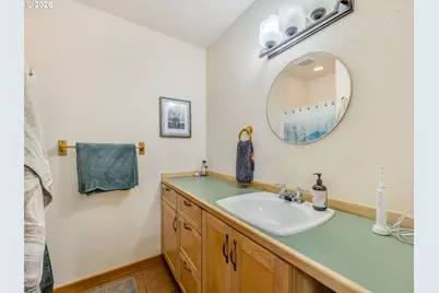 409 2nd St, Astoria, OR 97103 - Photo 36