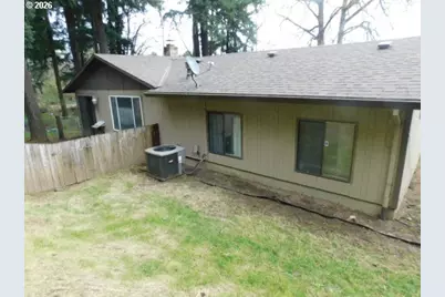 8621 SE Strawberry Ln, Milwaukie, OR 97267 - Photo 4