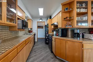 13257 NE Fremont St, Portland, OR 97230 - Photo 4