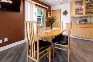 13257 NE Fremont St, Portland, OR 97230 - Photo 6