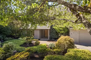 6127 SW Orchid Dr, Portland, OR 97219 - Photo 2