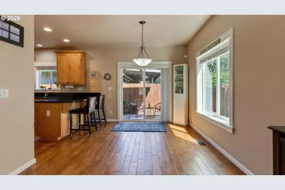 422 NE 141st Pl, Portland, OR 97230 - Photo 10