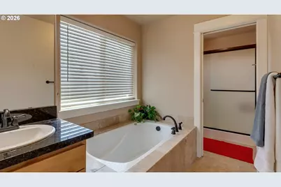 422 NE 141st Pl, Portland, OR 97230 - Photo 22