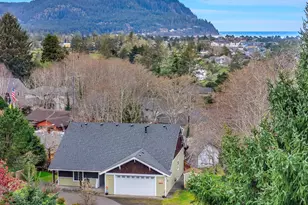 1805 Broadway St, Seaside, OR 97138 - Photo 2