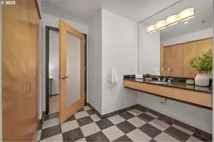 420 NW 11th Ave, Portland, OR 97209 - Photo 20