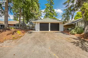 5545 NW Ridgemoor Ct, Portland, OR 97229 - Photo 2