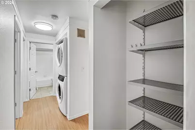 5545 NW Ridgemoor Ct, Portland, OR 97229 - Photo 32