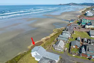 825 NW 1st St, Newport, OR 97365 - Photo 2