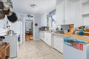 825 NW 1st St, Newport, OR 97365 - Photo 8