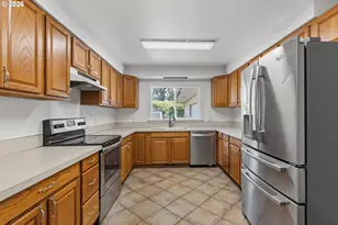 1161 NW Ellis St, Roseburg, OR 97471 - Photo 14