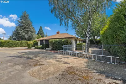 1161 NW Ellis St, Roseburg, OR 97471 - Photo 4