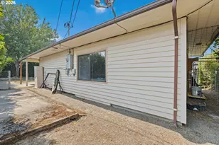 1161 NW Ellis St, Roseburg, OR 97471 - Photo 38