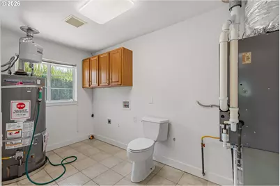 1161 NW Ellis St, Roseburg, OR 97471 - Photo 32