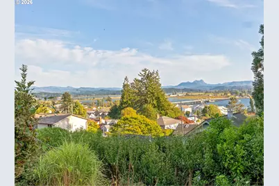 343 Cumberland St, Astoria, OR 97103 - Photo 42