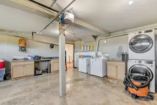 343 Cumberland St, Astoria, OR 97103 - Photo 38