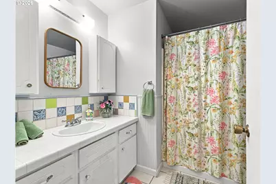 343 Cumberland St, Astoria, OR 97103 - Photo 14