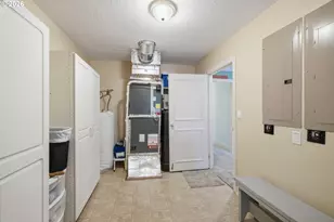 6090 Hwy 211, Hubbard, OR 97032 - Photo 26