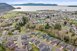 606 2nd St, Garibaldi, OR 97118 - Photo 2