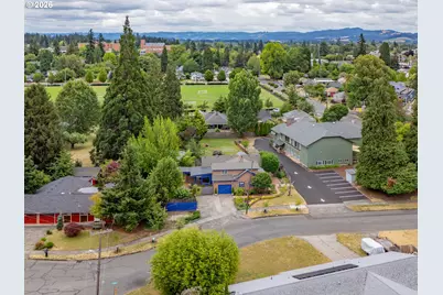 624 NE Edison St, Hillsboro, OR 97124 - Photo 42