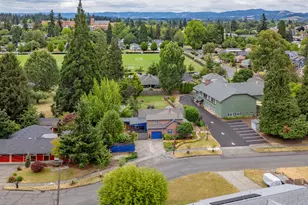 624 NE Edison St, Hillsboro, OR 97124 - Photo 42
