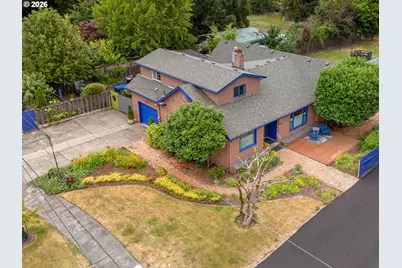 624 NE Edison St, Hillsboro, OR 97124 - Photo 2