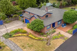 624 NE Edison St, Hillsboro, OR 97124 - Photo 2