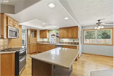 3638 NE 150th Ave, Portland, OR 97230 - Photo 8
