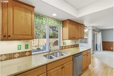 3638 NE 150th Ave, Portland, OR 97230 - Photo 6