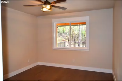 2957 Sylvan Dr, Grants Pass, OR 97527 - Photo 16