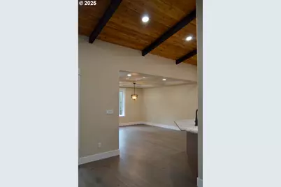 2957 Sylvan Dr, Grants Pass, OR 97527 - Photo 4