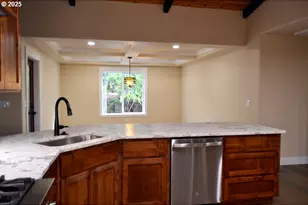 2957 Sylvan Dr, Grants Pass, OR 97527 - Photo 8