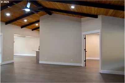 2957 Sylvan Dr, Grants Pass, OR 97527 - Photo 12