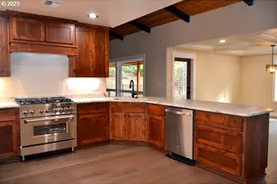 2957 Sylvan Dr, Grants Pass, OR 97527 - Photo 6