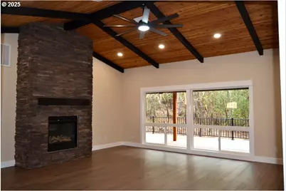 2957 Sylvan Dr, Grants Pass, OR 97527 - Photo 22