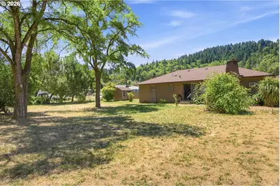 151 Long St, Canyonville, OR 97417 - Photo 2