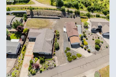 633 Highland Vista Ln, Roseburg, OR 97471 - Photo 6