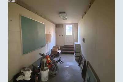 1715 NW 35th Pl, Lincoln City, OR 97367 - Photo 26