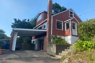 1715 NW 35th Pl, Lincoln City, OR 97367 - Photo 2