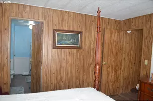 136028 Hwy 97, Crescent, OR 97733 - Photo 10