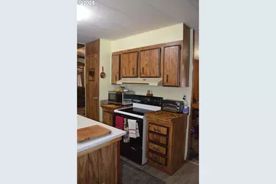 136028 Highway 97, Crescent, OR 97733 - Photo 18