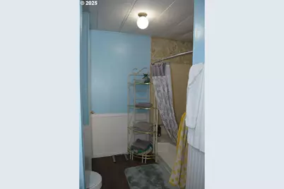 136028 Highway 97, Crescent, OR 97733 - Photo 12