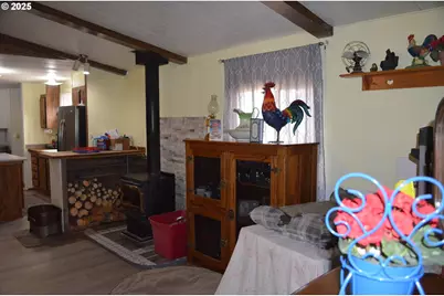 136028 Highway 97, Crescent, OR 97733 - Photo 24