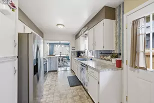 1118 S 4th St, Cottage Grove, OR 97424 - Photo 18