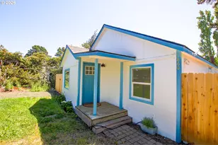 1860 30th St, Florence, OR 97439 - Photo 4